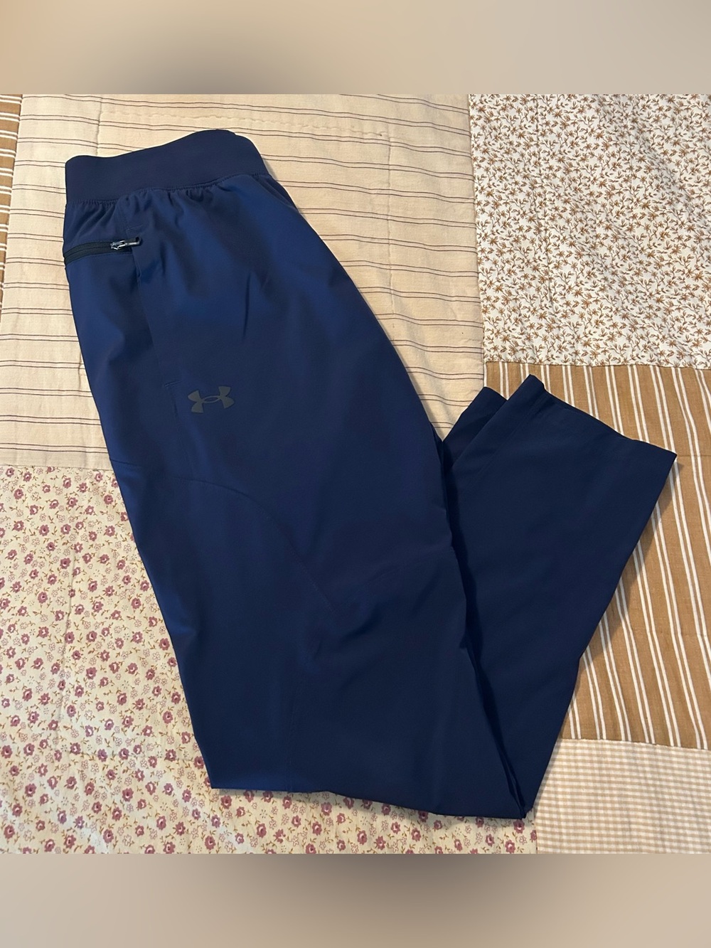 Youth navy under armour track pants size Y XL